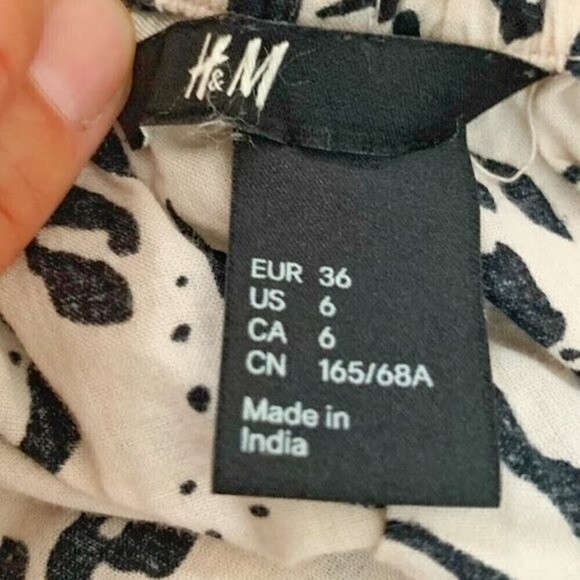 H&M Animal Print Pleated Cotton Cuff Pocket Elastic Waist Lightweight Shorts - Picture 14 of 16